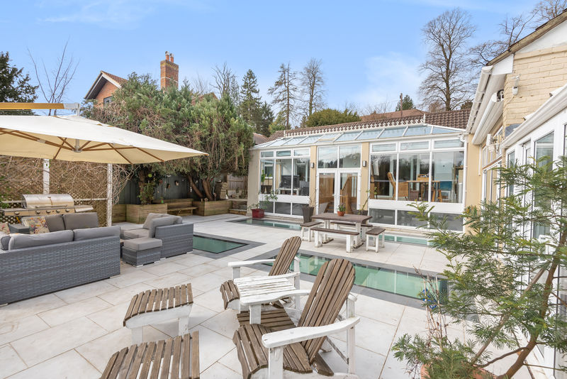 Roof Terrace- click for photo gallery